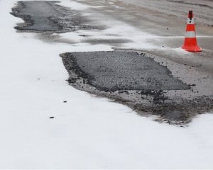 В Мурманске стартовал ямочный ремонт дорог