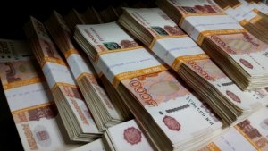 Мишустин подписал постановление о продлении выплат медикам