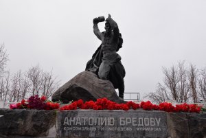 В Мурманске почтили память героев